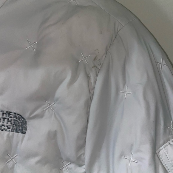 The North Face White Puffer Jacket 550 series - Picture 11 of 15
